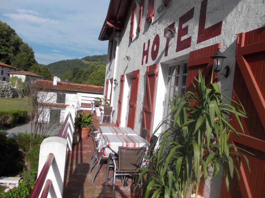 Hotel Le Clementenia Arneguy Ngoại thất bức ảnh