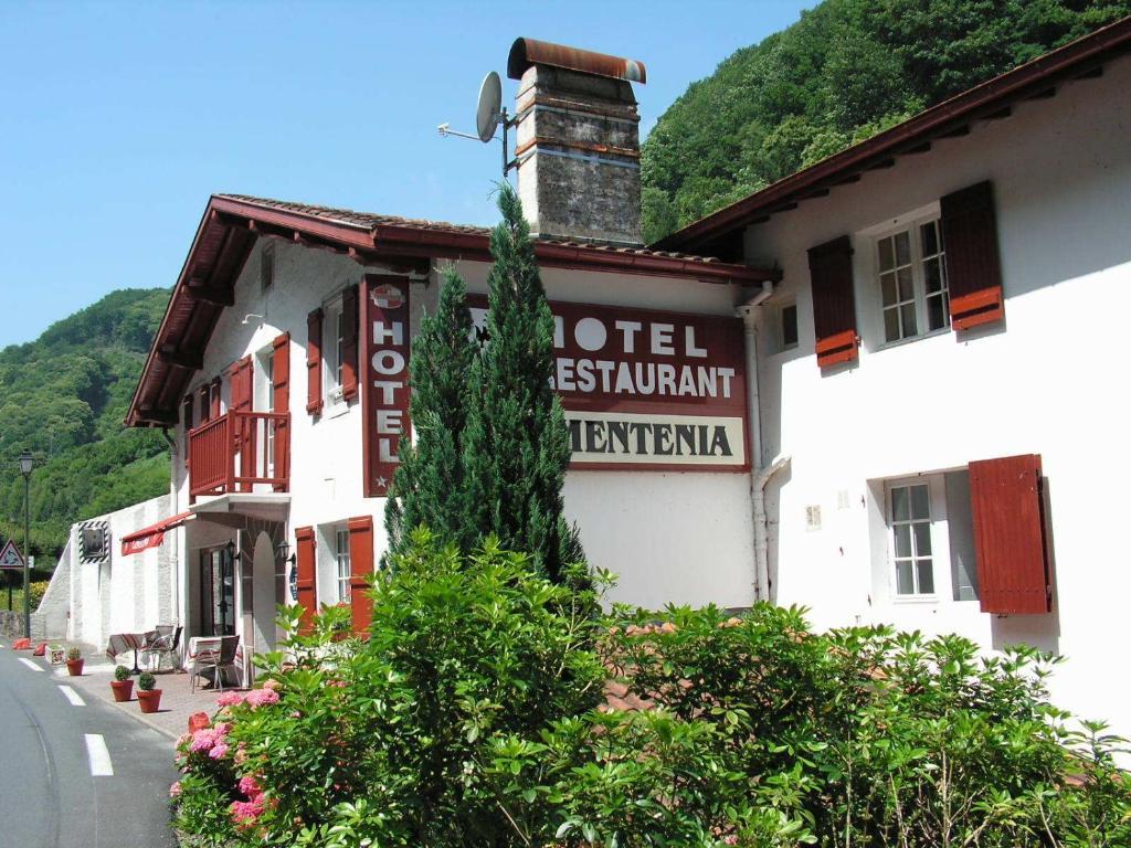 Hotel Le Clementenia Arneguy Ngoại thất bức ảnh