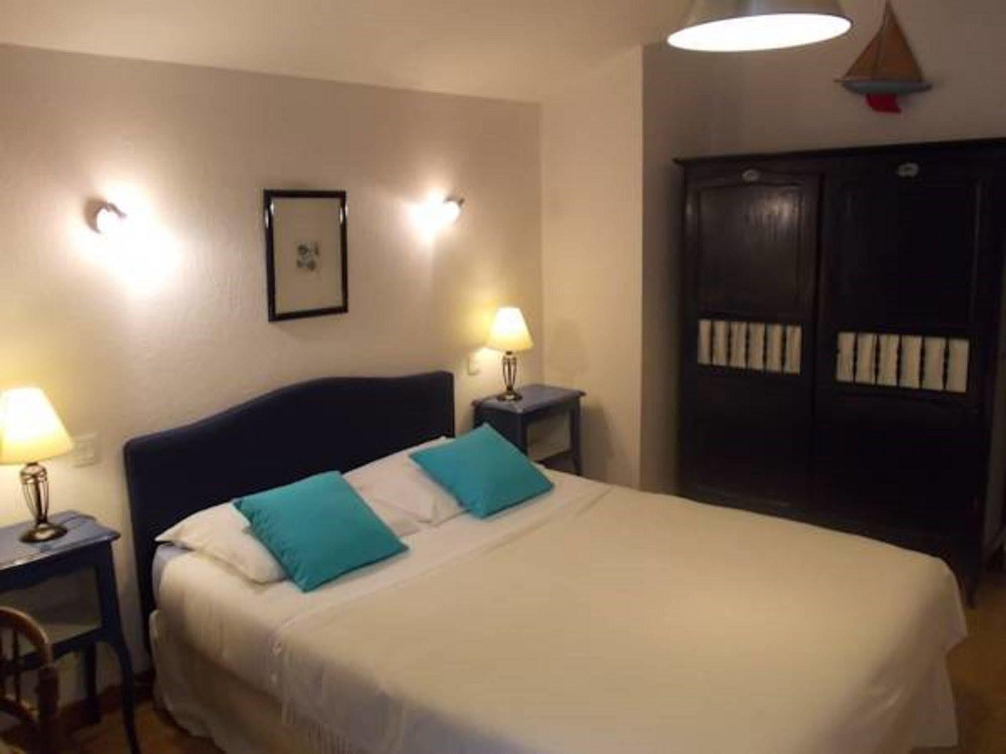 Hotel Le Clementenia Arneguy Ngoại thất bức ảnh