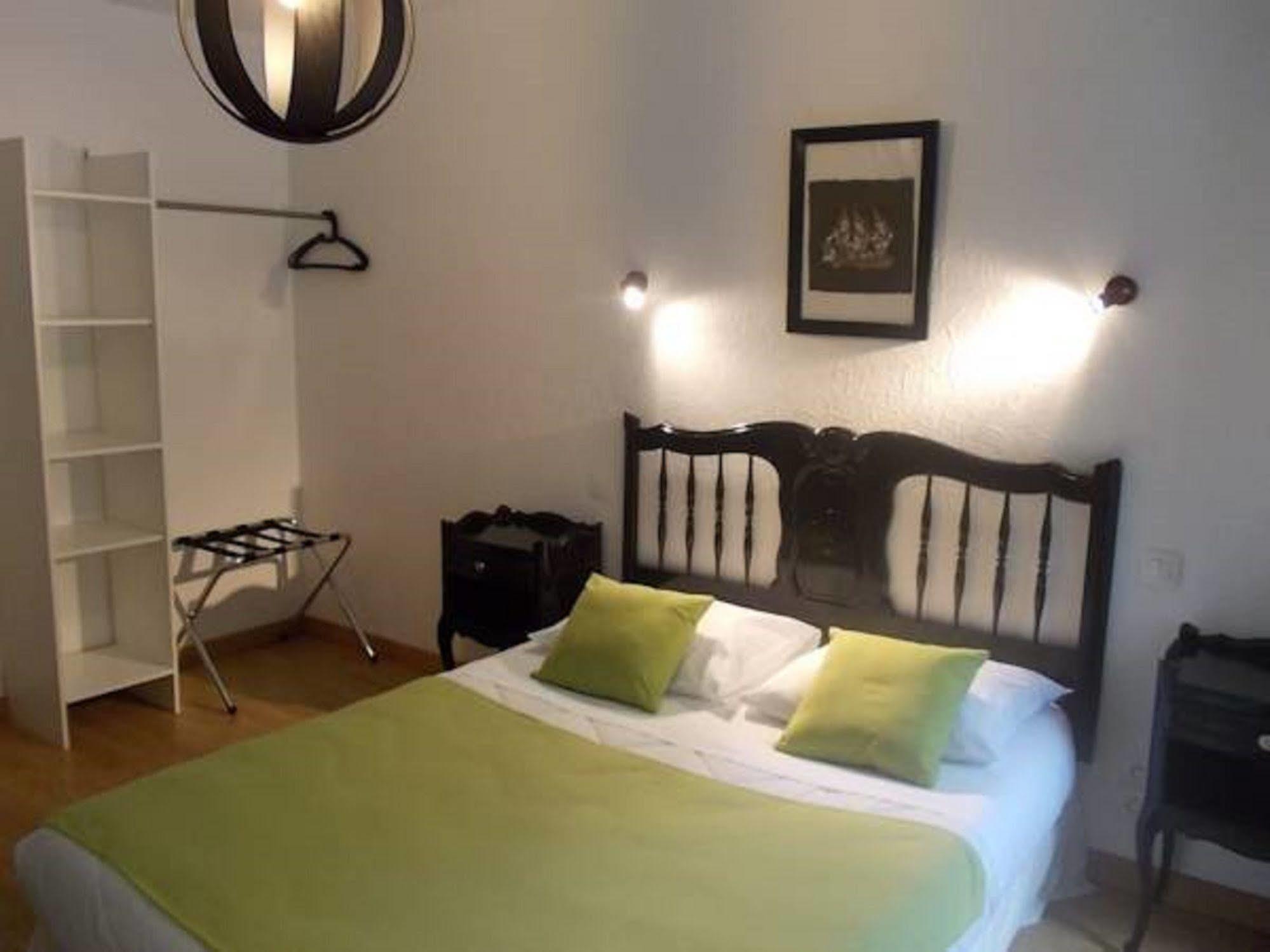 Hotel Le Clementenia Arneguy Ngoại thất bức ảnh