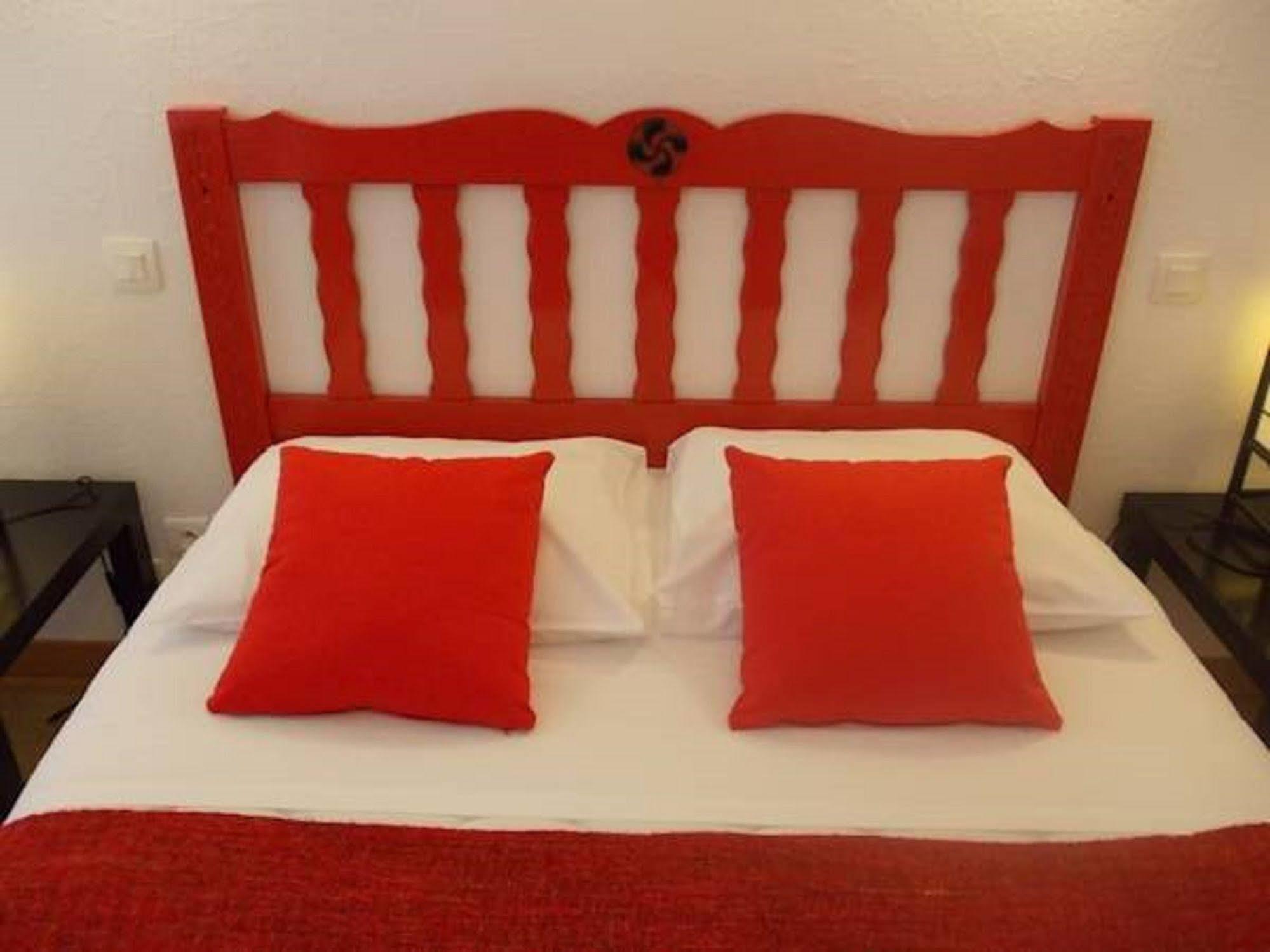 Hotel Le Clementenia Arneguy Ngoại thất bức ảnh